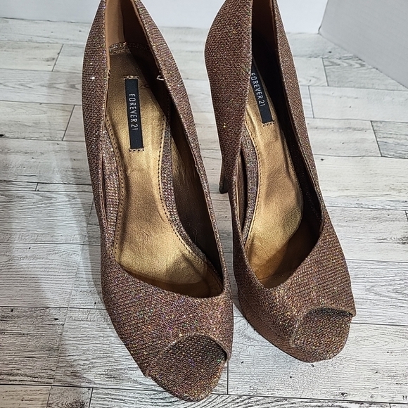 Forever 21 Burnished‎ Gold Glitter Platform Heels Size 7 Open Toe 5.5" Heel - Picture 9 of 13